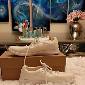 Merinos Women's Off-White Casual Sneakers Size 10W